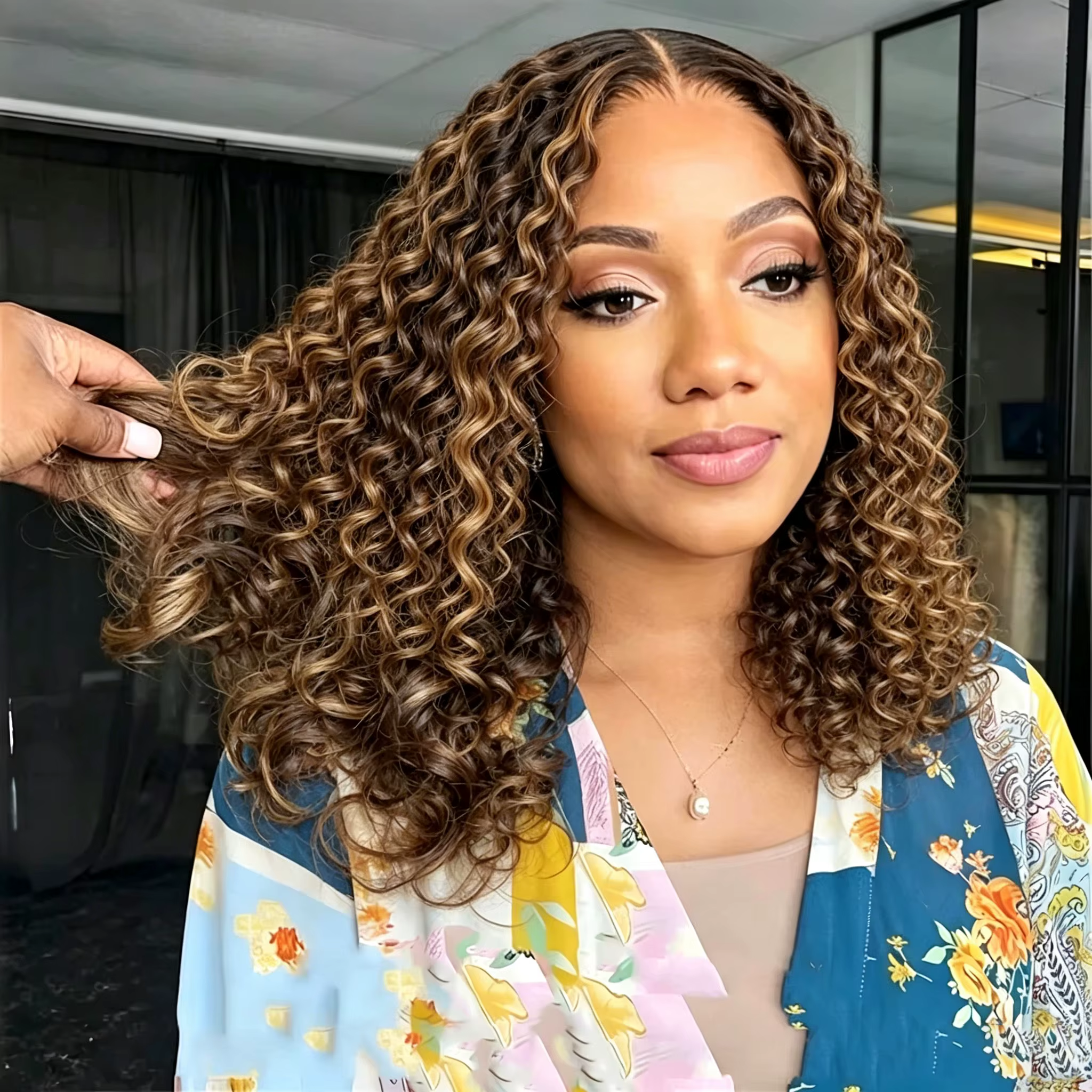 4/27 mettre en évidence la couleur bouclés Bob perruque cheveux humains vague profonde 200% densité 5x5 sans colle ferme