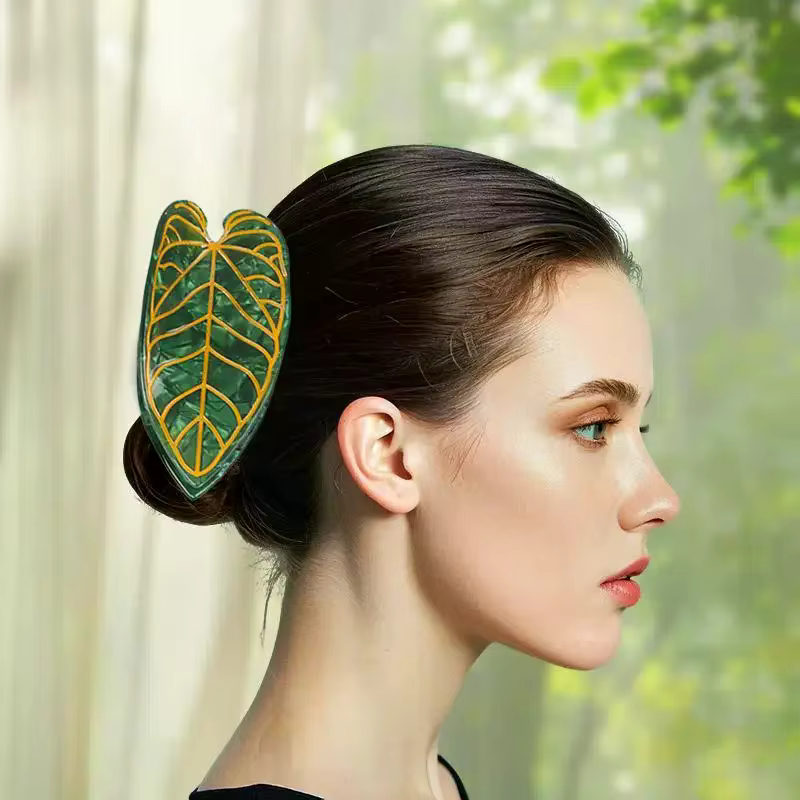 Pince à cheveux en acétate écologique motif feuilles de la série Forêt