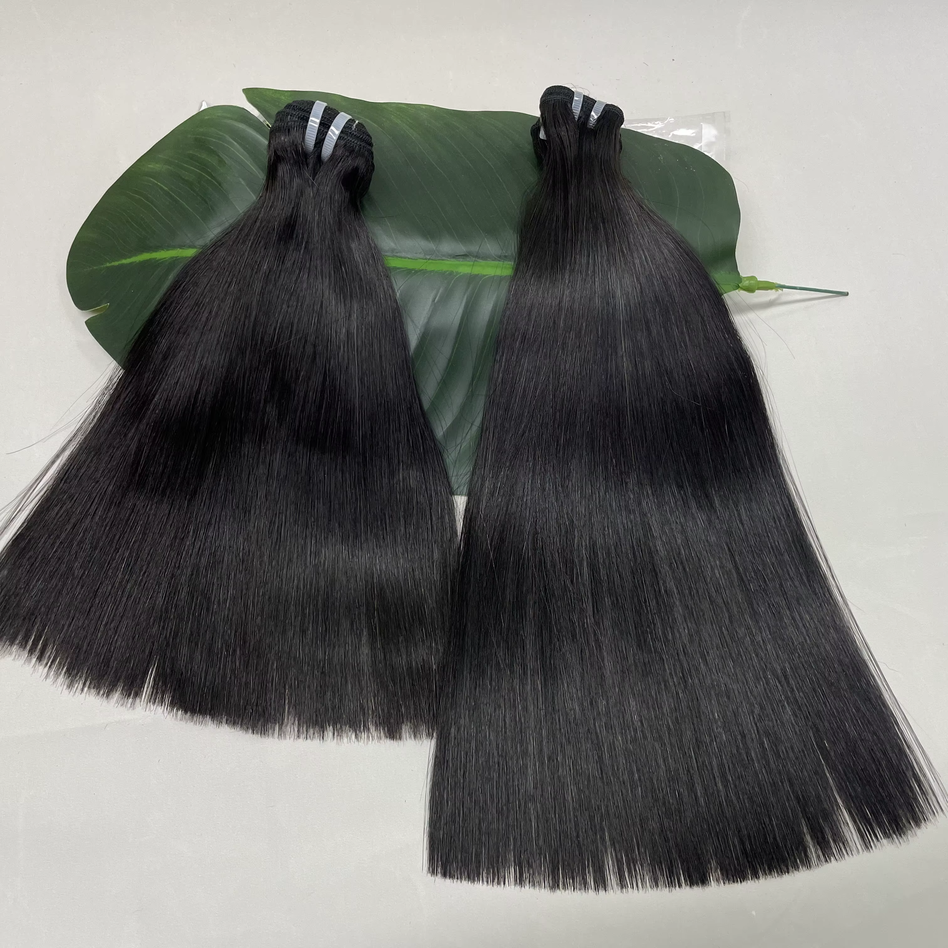Bundles de cheveux humains raides vietnamiens Sophia
