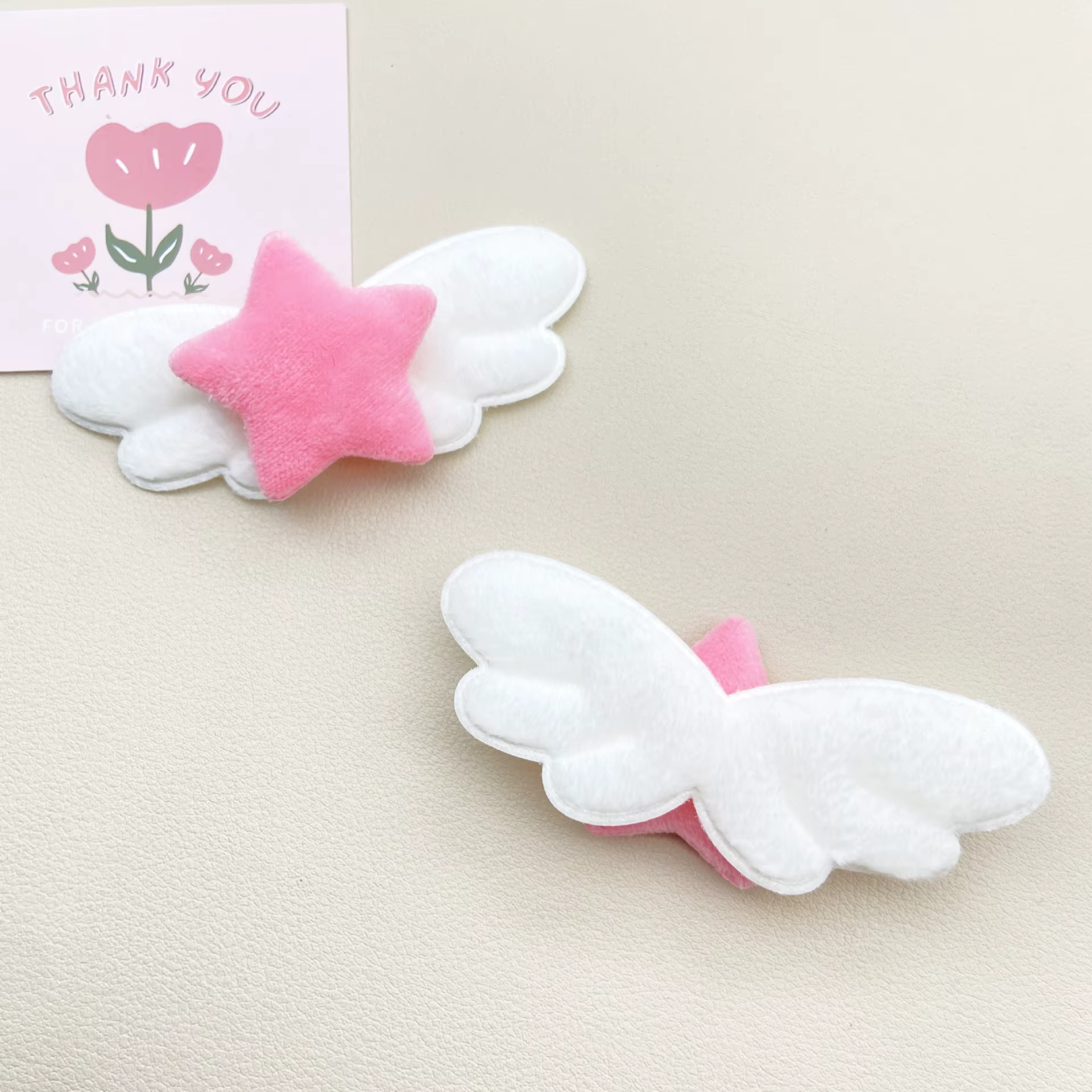 Barrettes à cheveux en forme d'ailes d'ange en peluche pour femmes