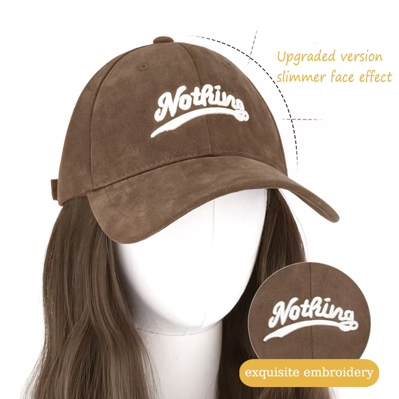 Perruque synthétique ondulée avec casquette de baseball marron et longs cheveux ondulés