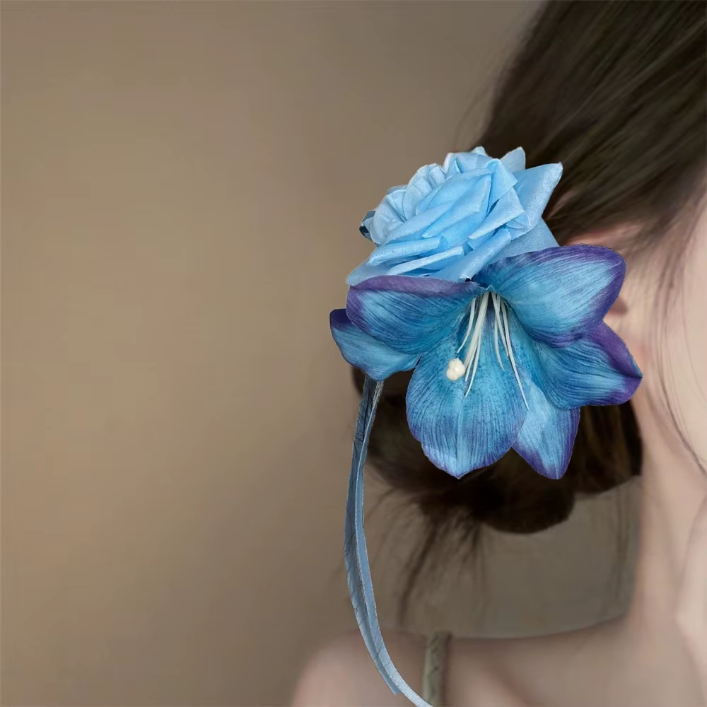 Super mignon pince à cheveux en forme de fleur de lys artificielle