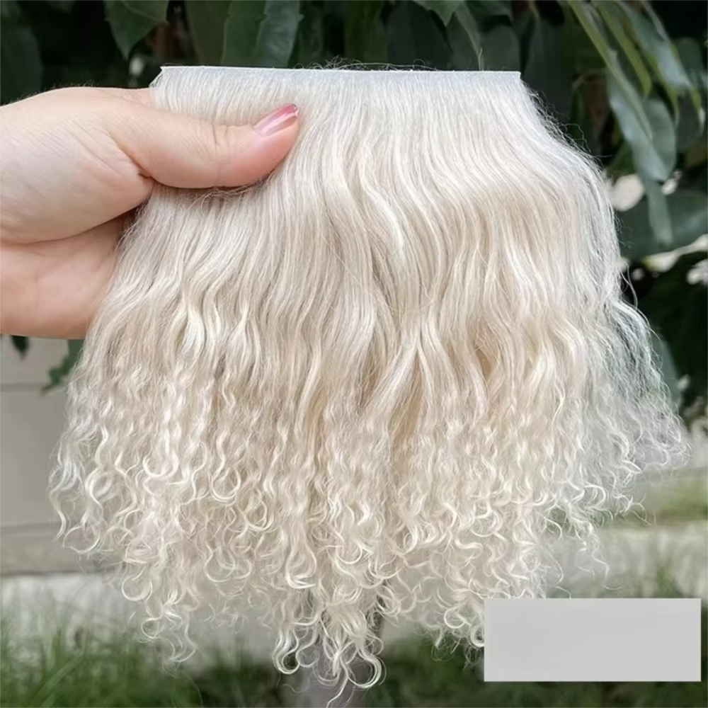 Mongolie fourrure peau de mouton laine Extensions rangée de cheveux bouclés Texture Extensions de cheveux bouclés Durable agneau fourrure peau poupée jouet accessoires