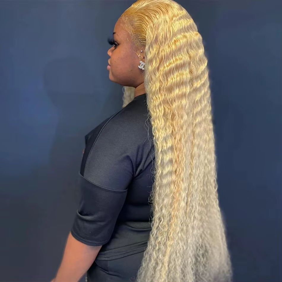 Perruque Cheveux Humains Blond Miel 613 Brésilienne Ondulée Profonde 13x6 HD Lace Frontal 30 Pouces Bouclée, Perruque Lace Frontale 13x4 Water Wave