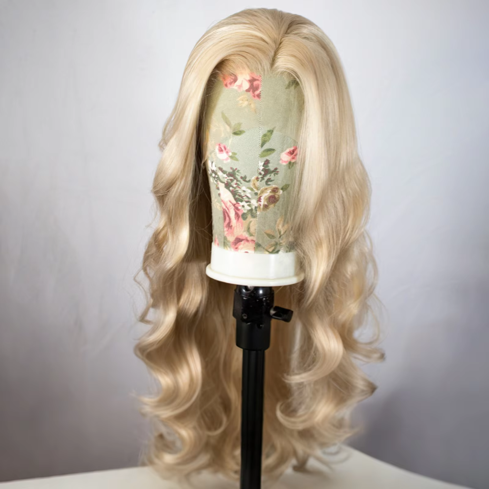 Perruque Lace Front Wig synthétique ondulée longue