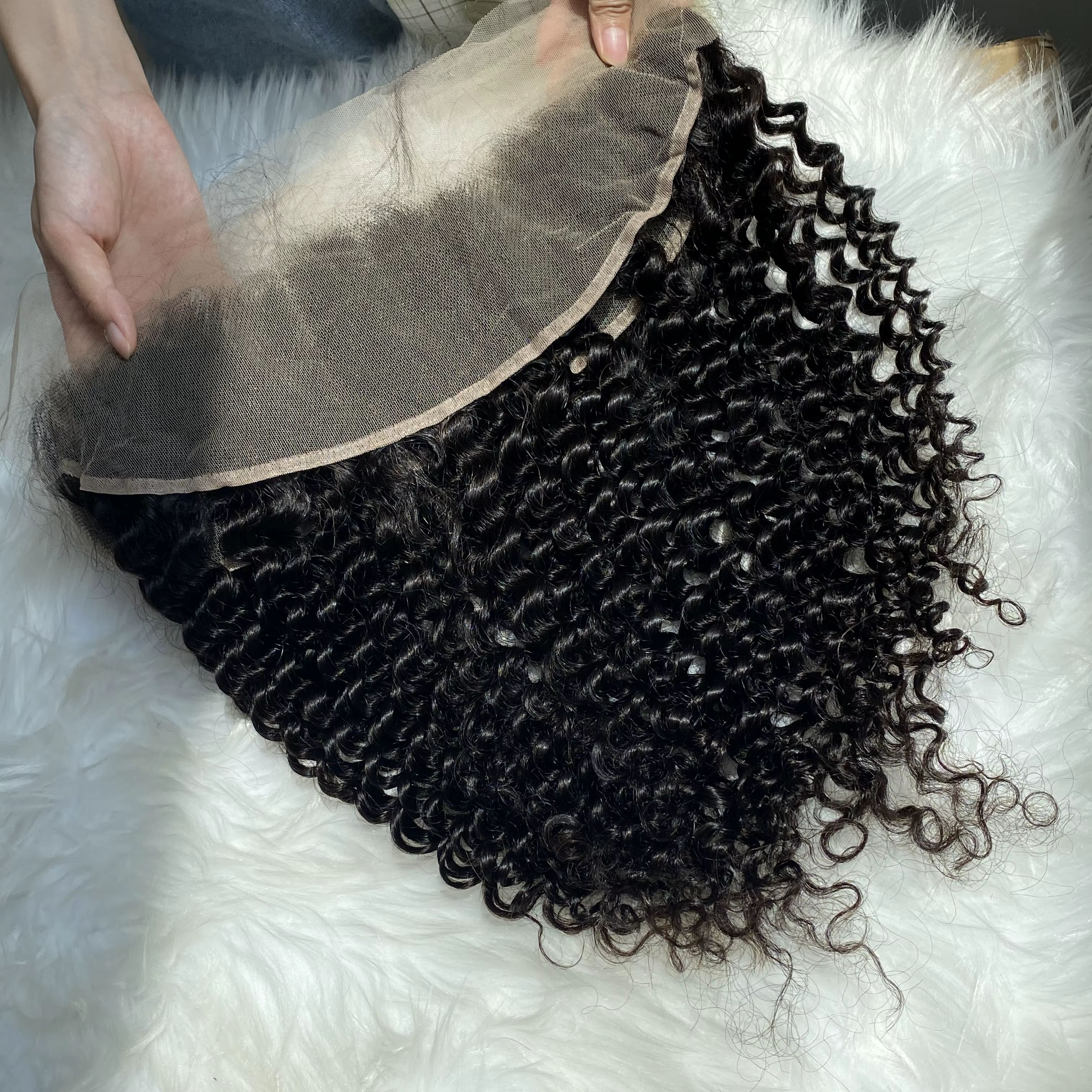 Cheveux Humains Naturels Ondulés Profonds 13x4 Dentelle Transparente Frontale Prix de Gros pour la Fabrication de Perruques