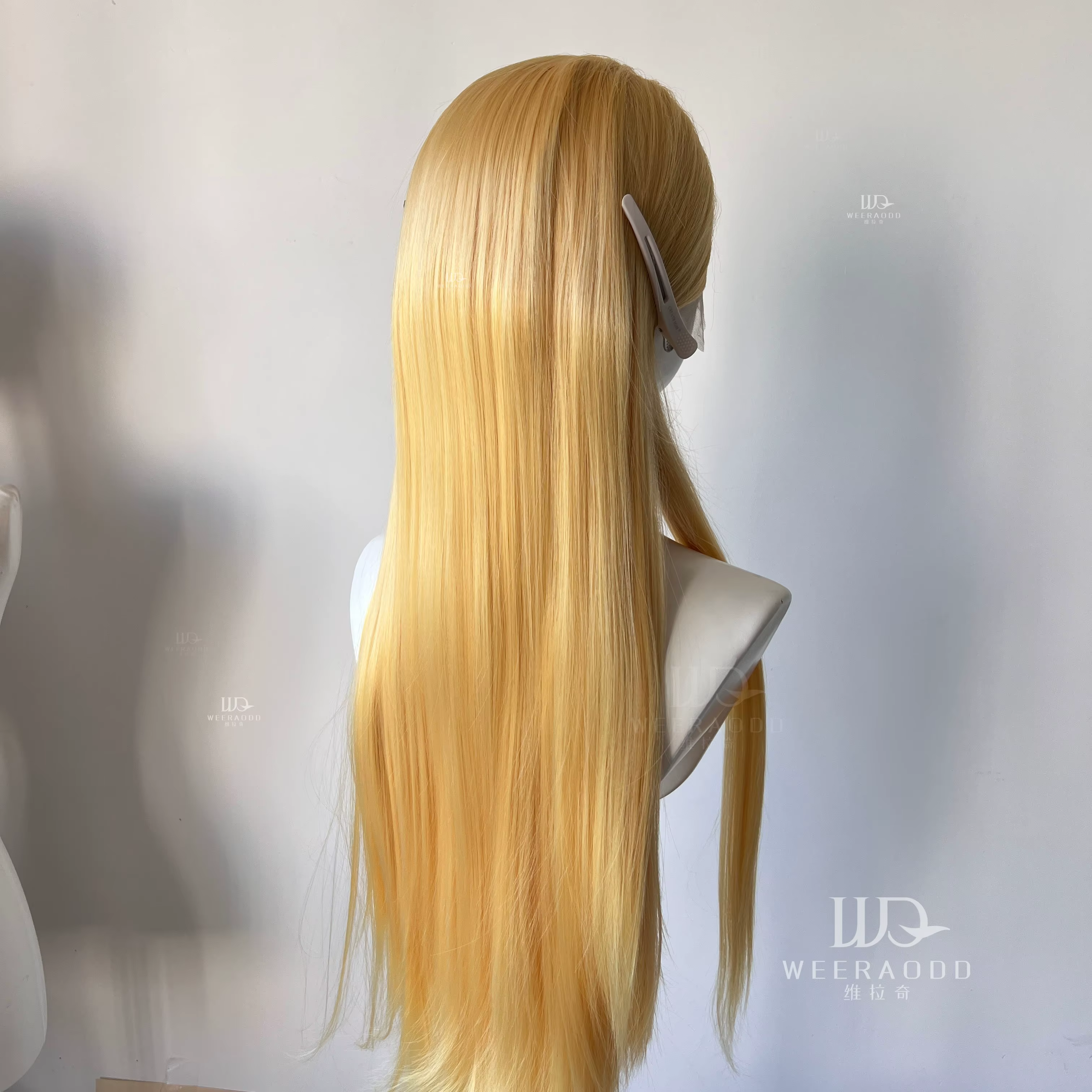 Perruque Lace Front Wig synthétique jaune 26 pouces