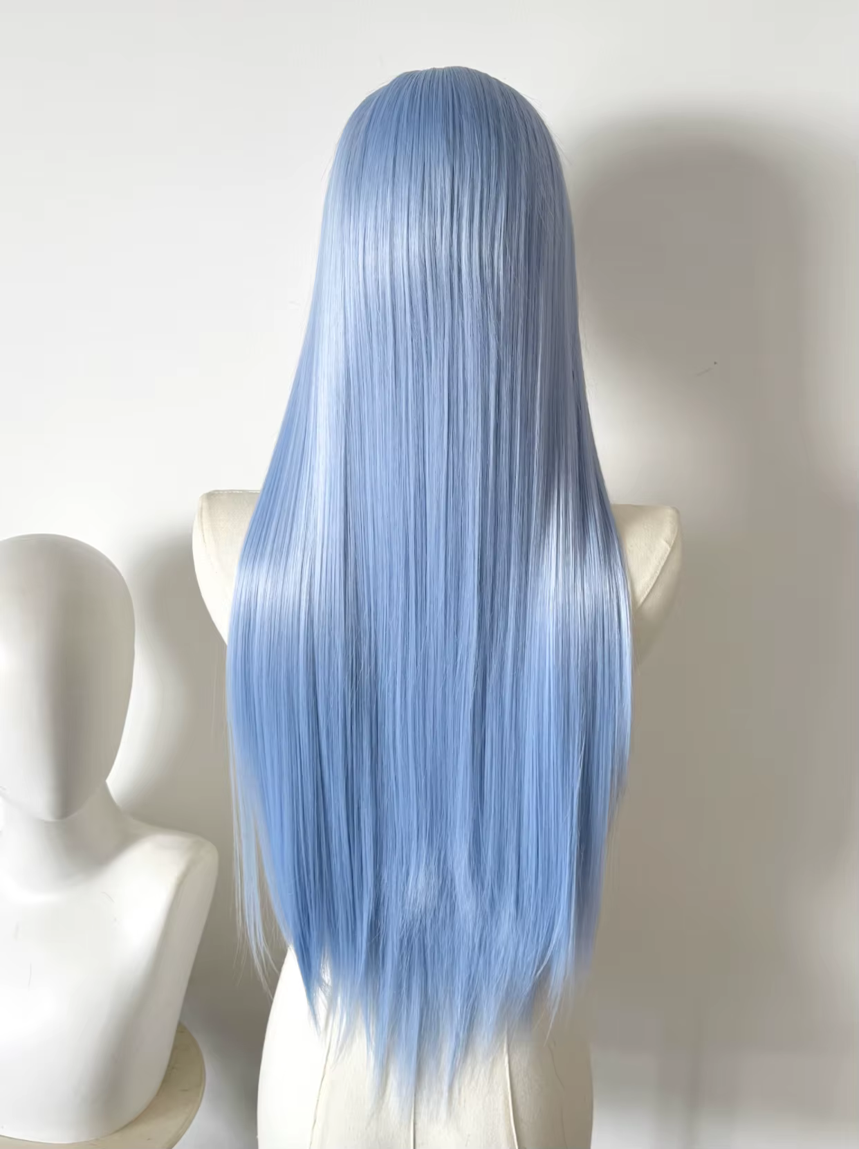 Perruque Lace Front Wig synthétique bleu bébé 26 pouces