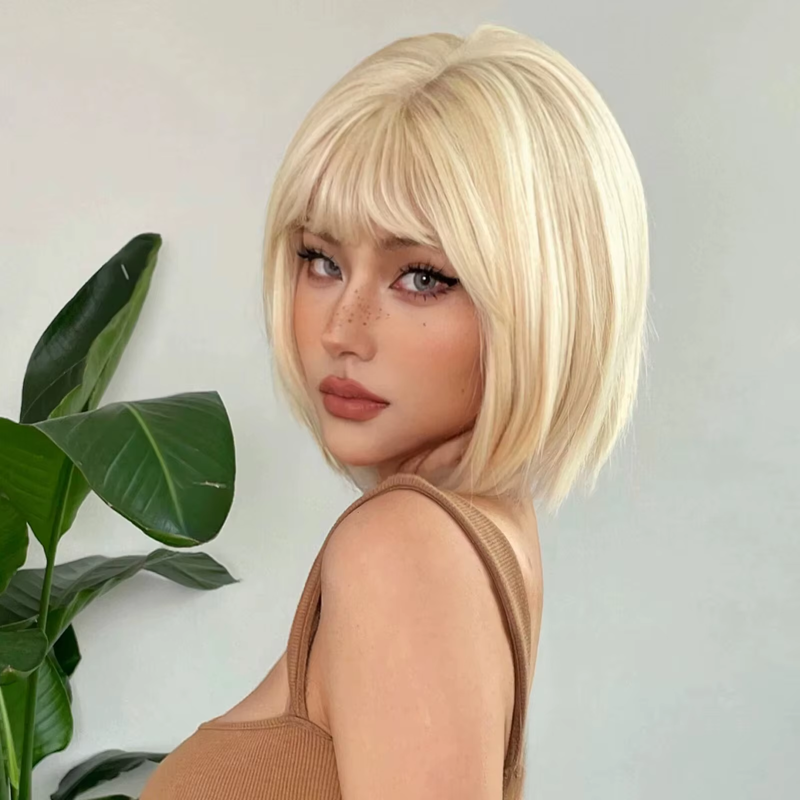 Perruque synthétique style bob doré pour fête costumée