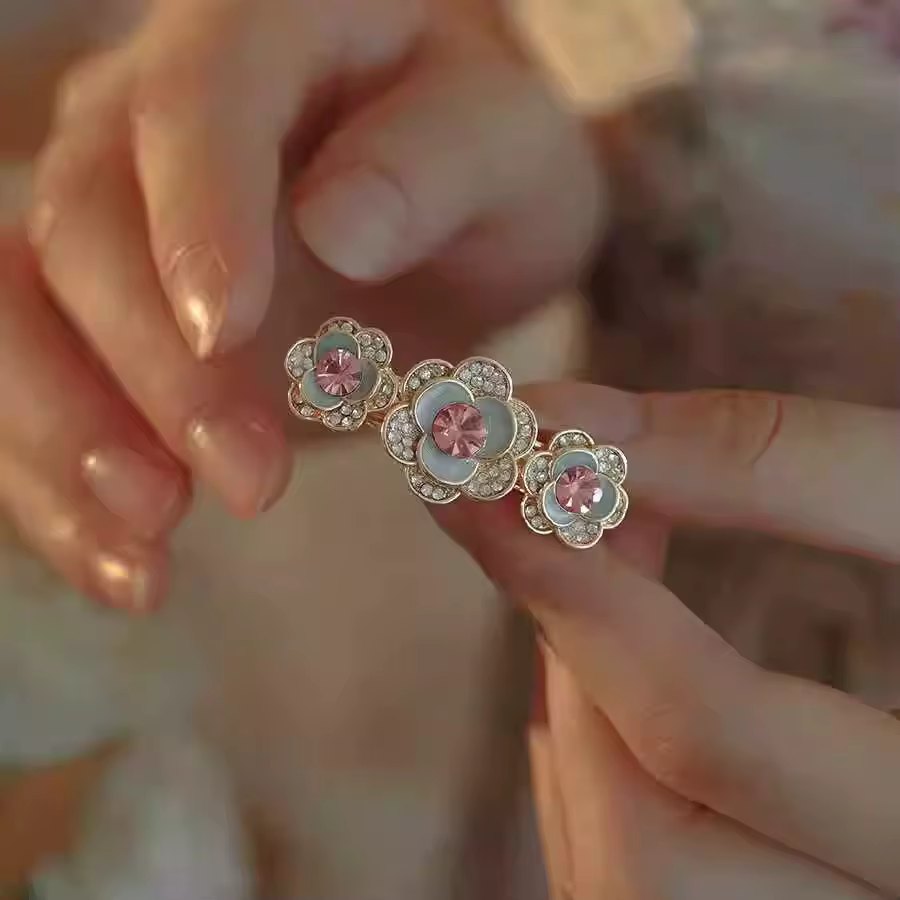 Petites pinces à cheveux de style français