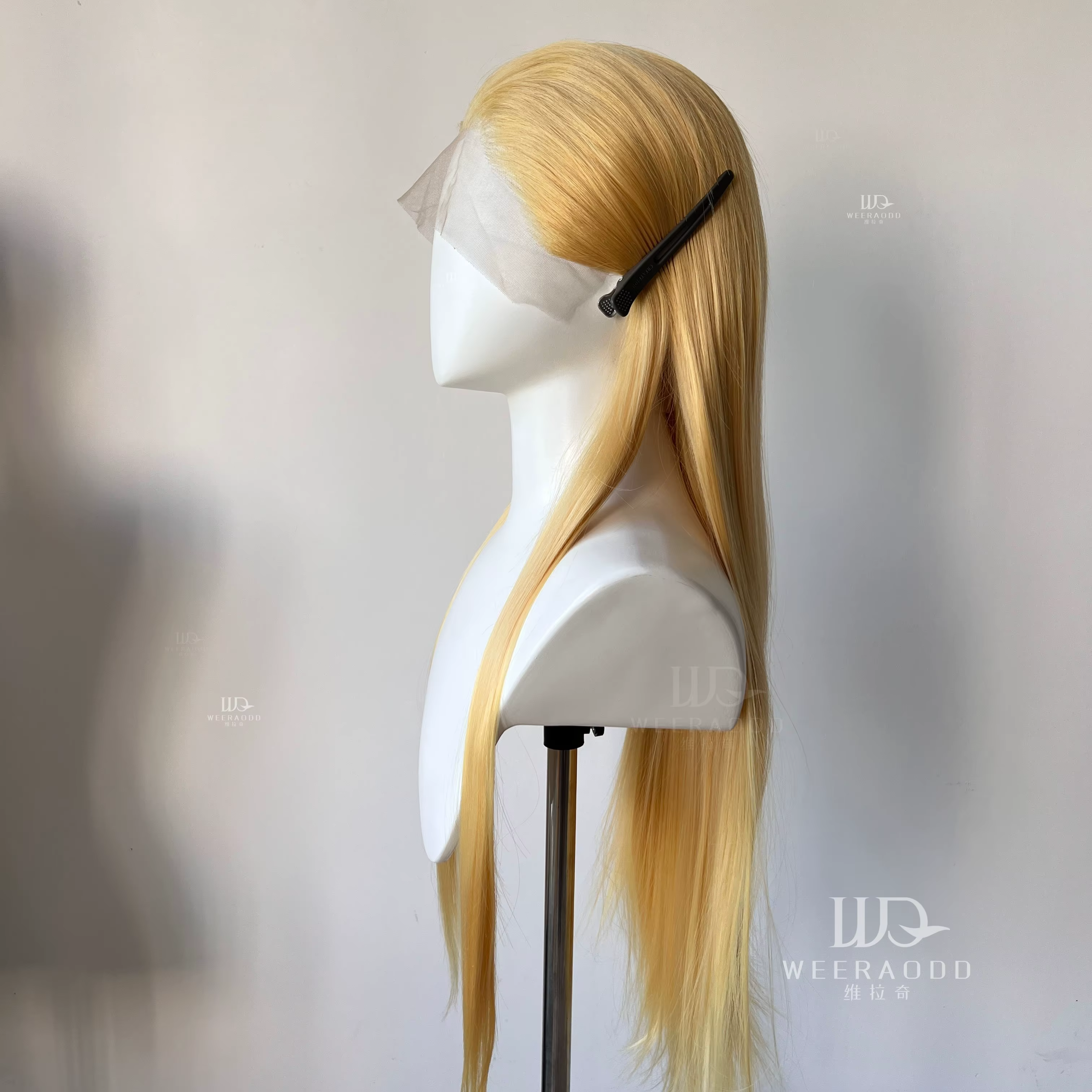 Perruque Lace Front Wig synthétique jaune 26 pouces