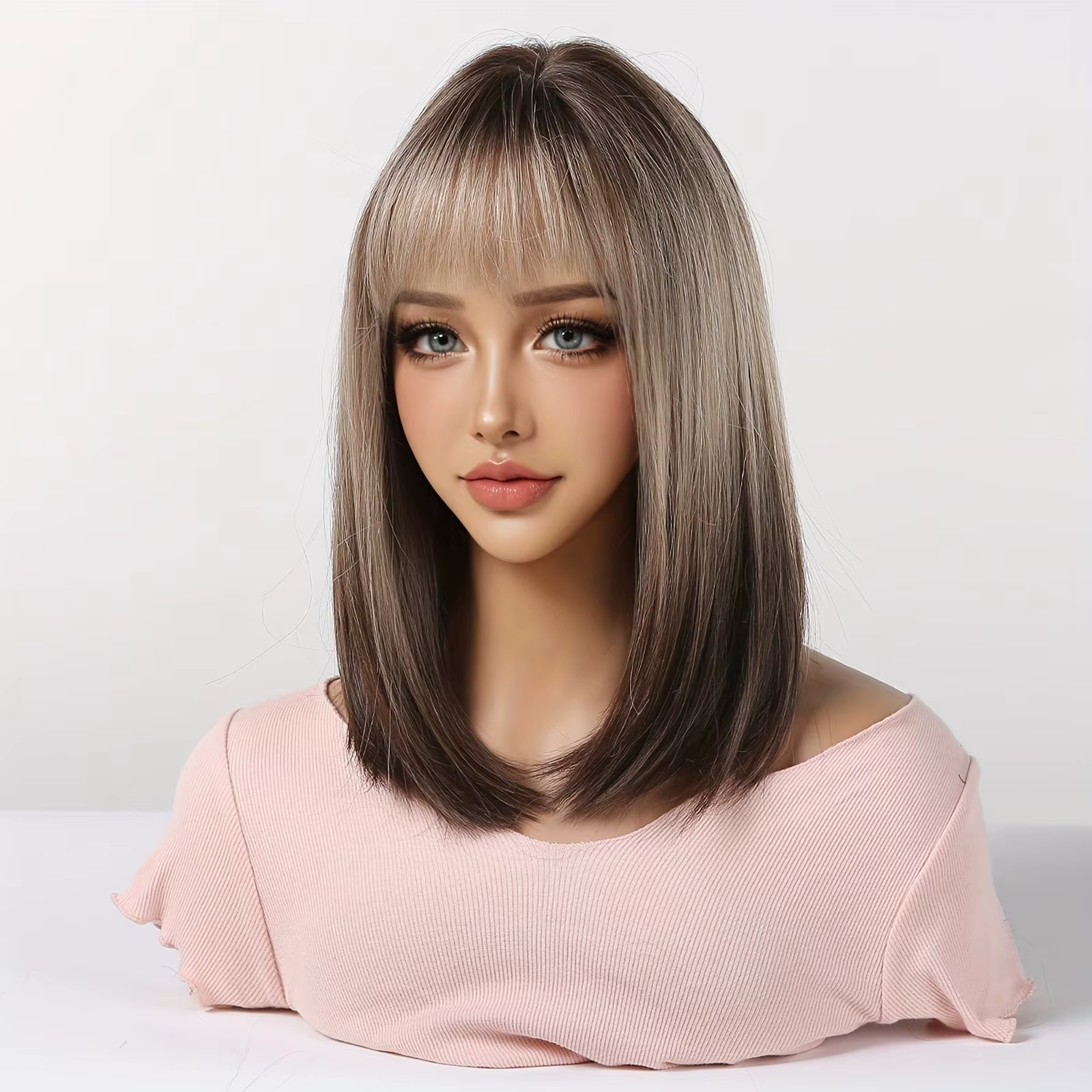 Perruque cheveux raides élégante