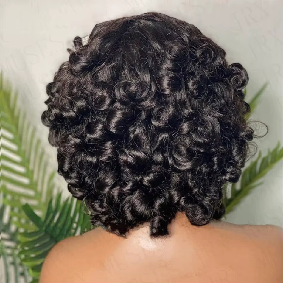 Cheveux bouclés moelleux à la mode