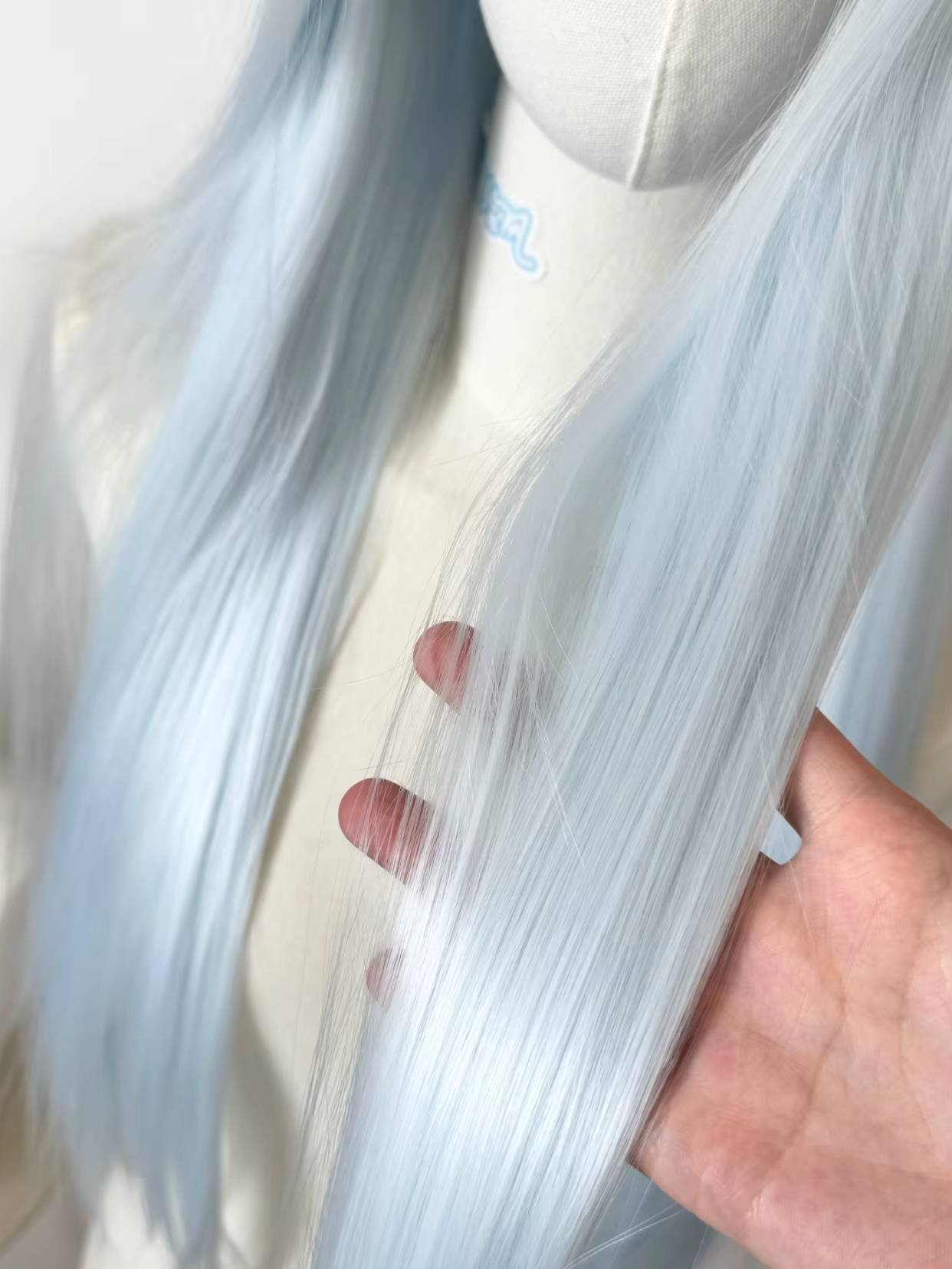 Perruque Lace Front Synthétique Blanche et Bleue pour Femme