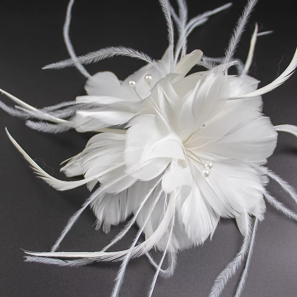 Pinces à Cheveux en Plumes Blanches Faites à la Main