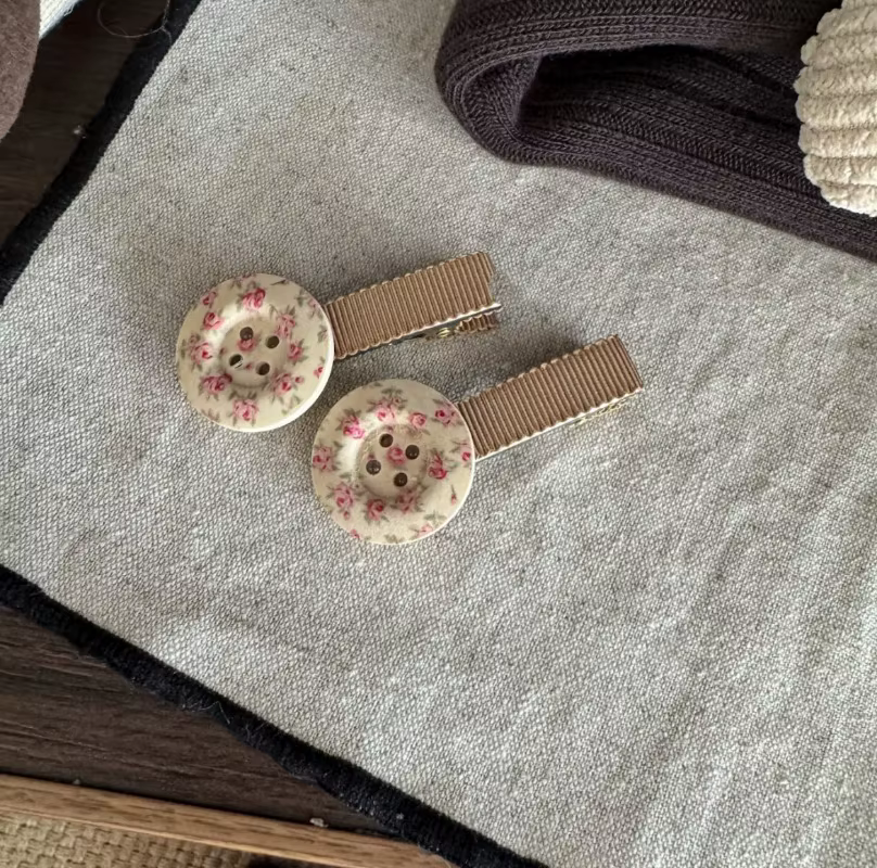 Barrettes à cheveux vintage INS pour femmes, barrettes en bois à motifs floraux, détails en ruban à pois, accessoires pour cheveux, bijoux