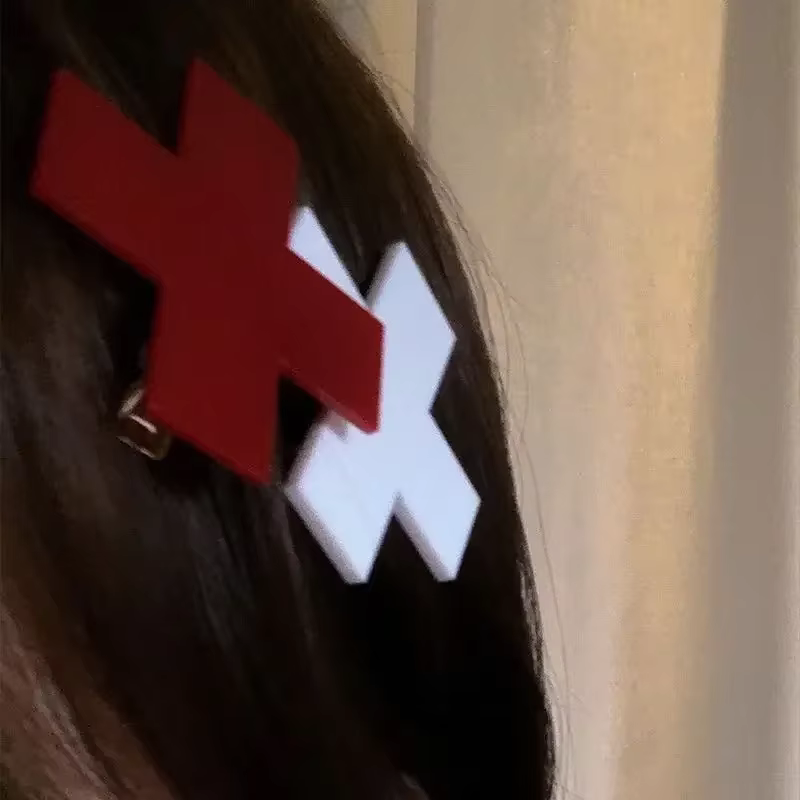 Y2K – pinces à cheveux croix rouge pour filles