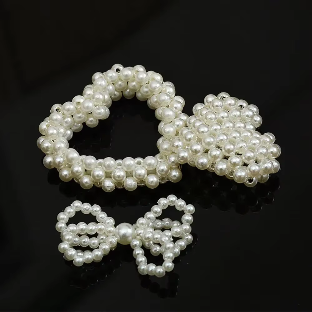 Coeur de perles tridimensionnel tissé à la main